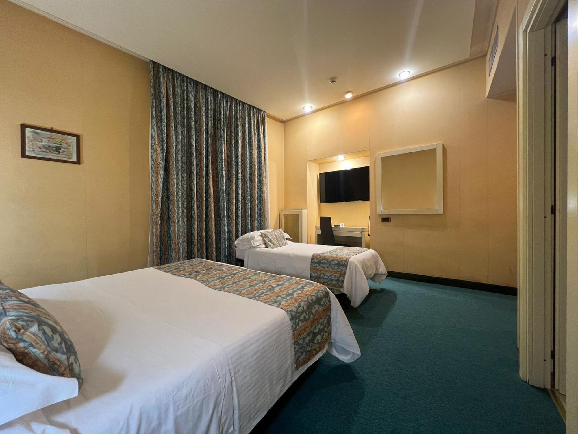 Hotel Patria Roma Ngoại thất bức ảnh